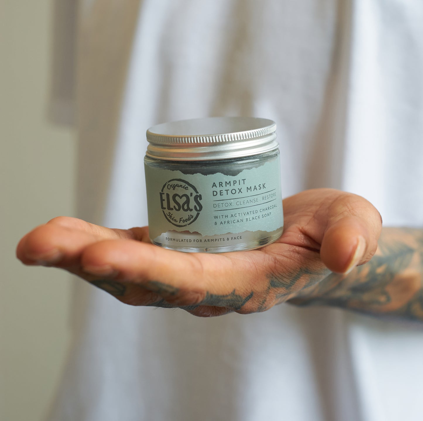 Elsas_Organic_Skinfoods_Armpit Detox Mask On Palm