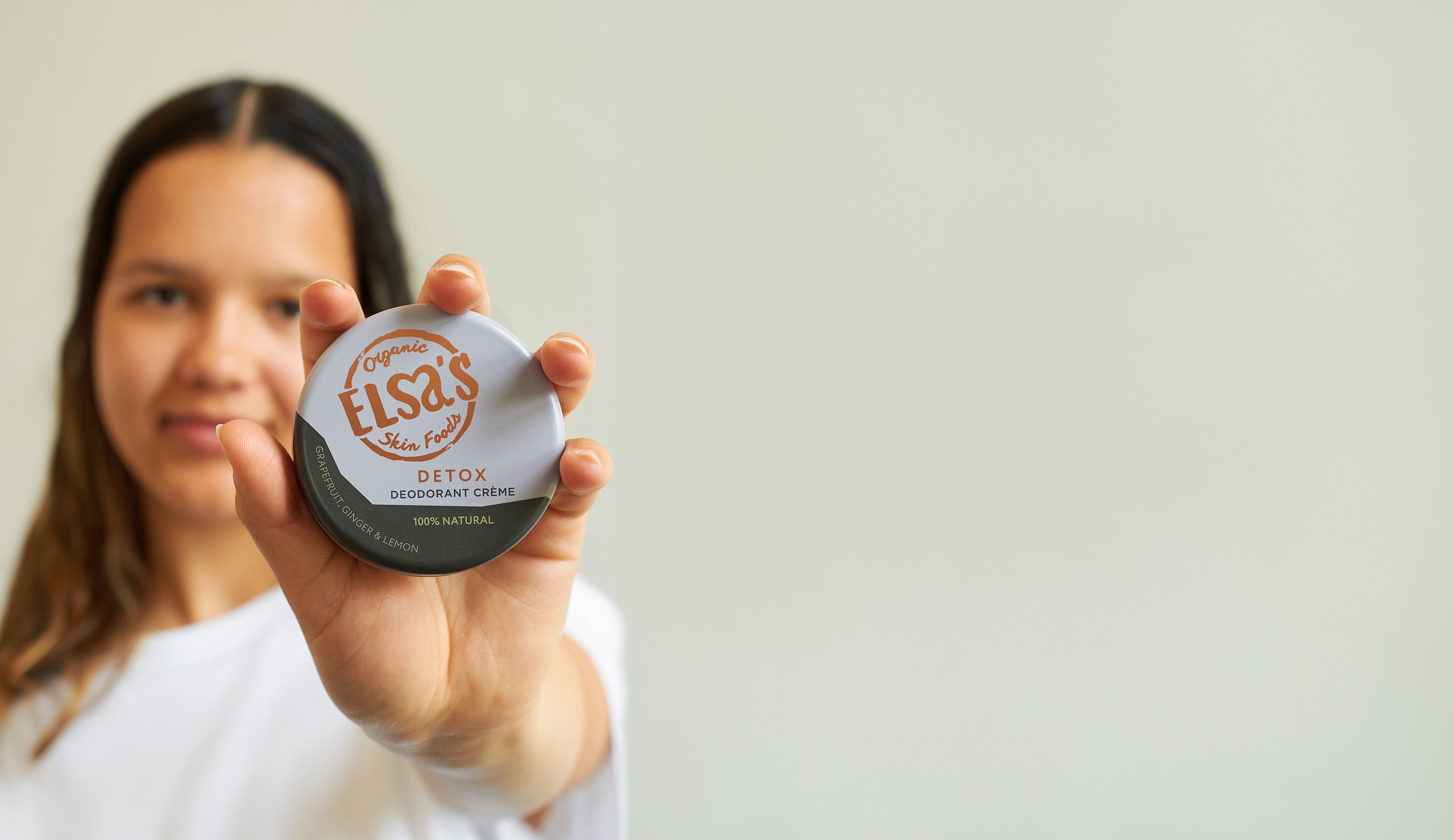 Elsas_Organic_Skinfoods_Detox Deodorant Lifestyle Shot