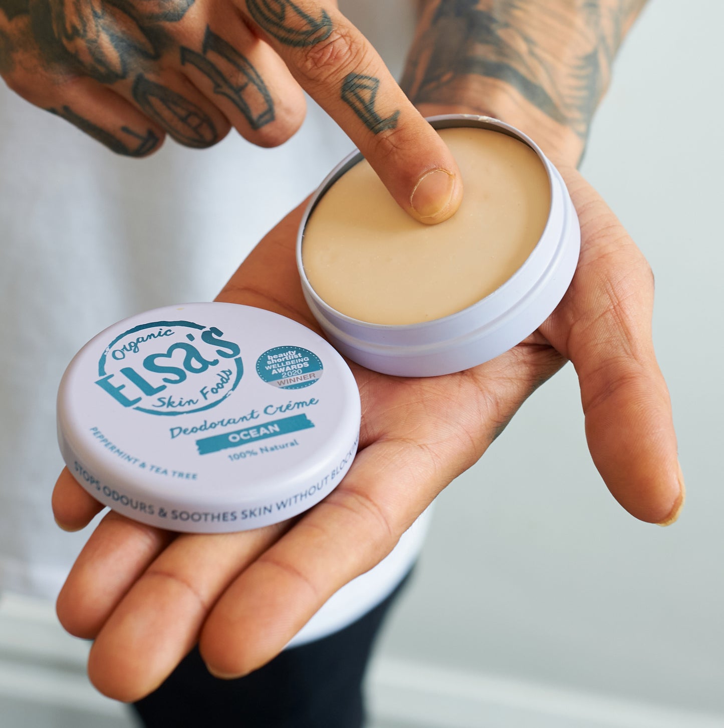 Elsas_Organic_Skinfoods_Ocean_Deodorant_Open_On Palm